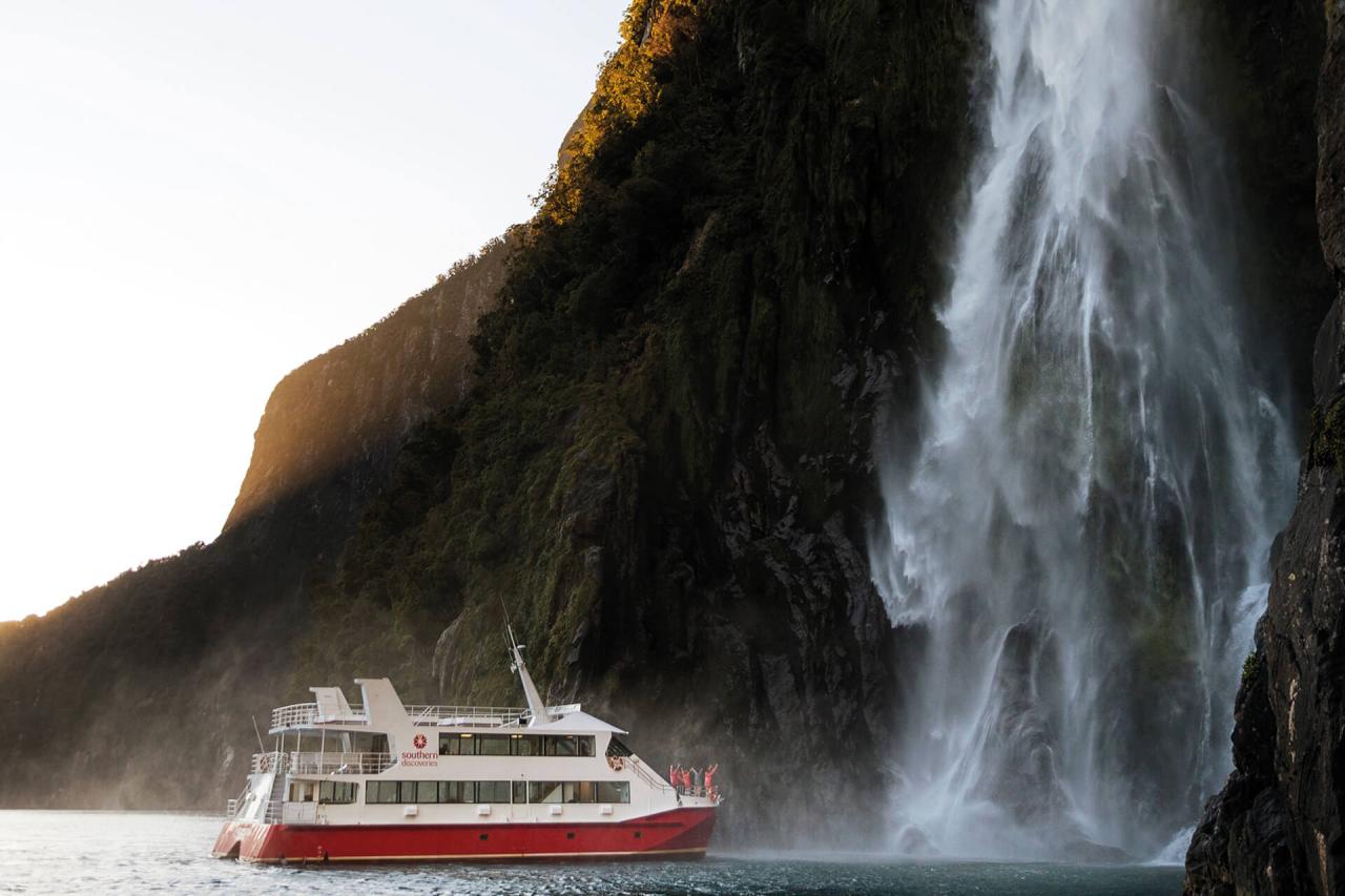Coach & Nature Cruise