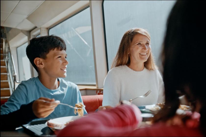 Kids Eat Free - Milford Sound Coach & Nature Cruise